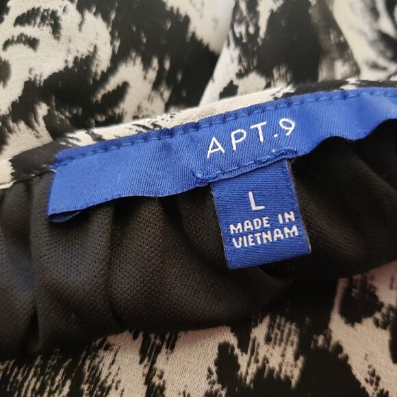 Apt 9 Top Blouse L Black White Floral Bell 3/4 Sleeve Keyhole Pullover Flowy - Picture 6 of 7